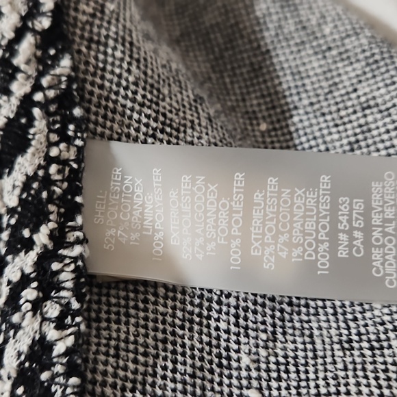 NWT Andrew Marc black and white printed midi dress, fitted and flared cut - Picture 7 of 8